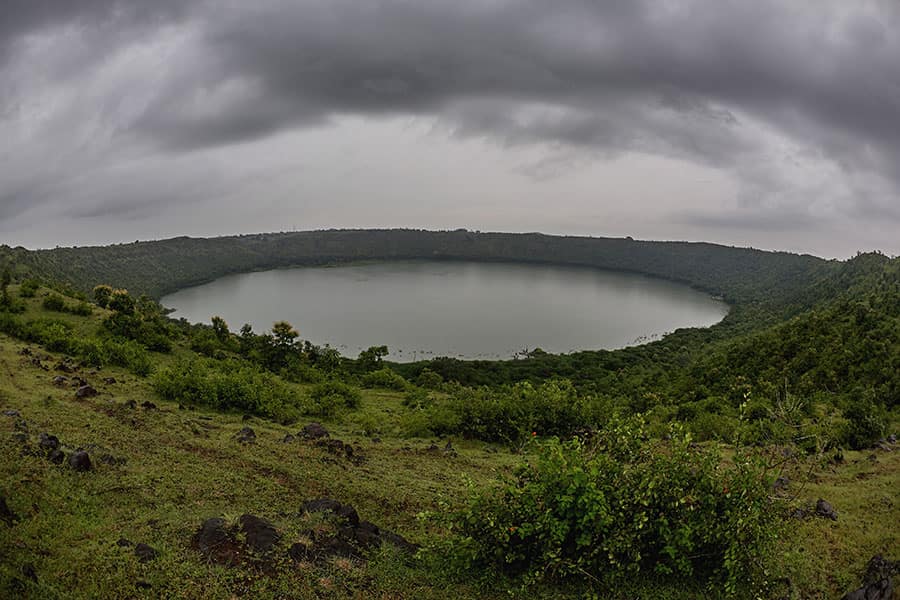 shutterstock_1104238286-lonar-lakemaharastra