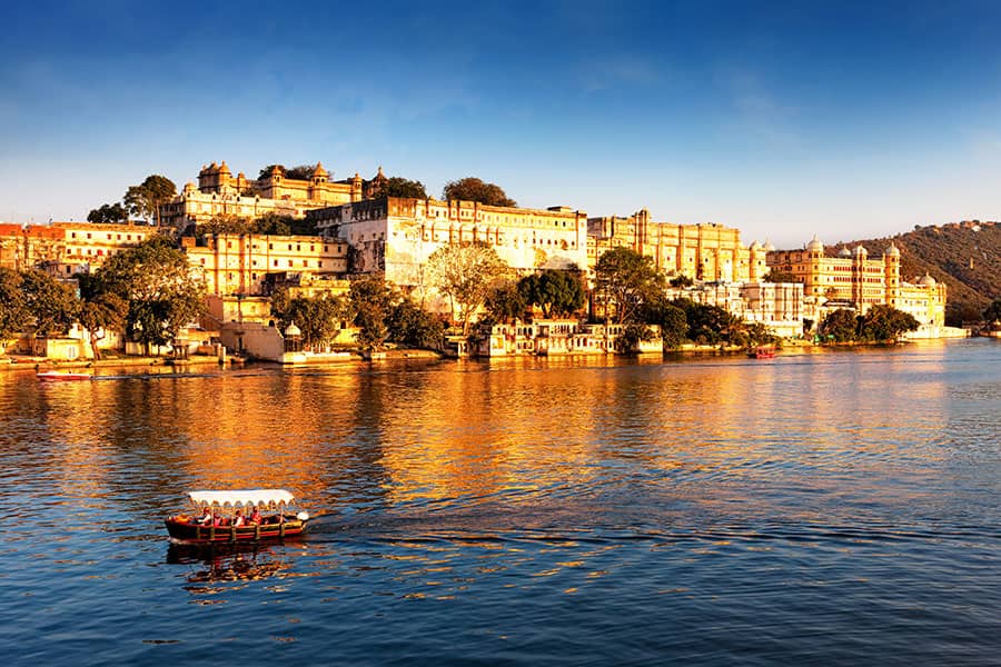 udaipur-shutterstock_137123798