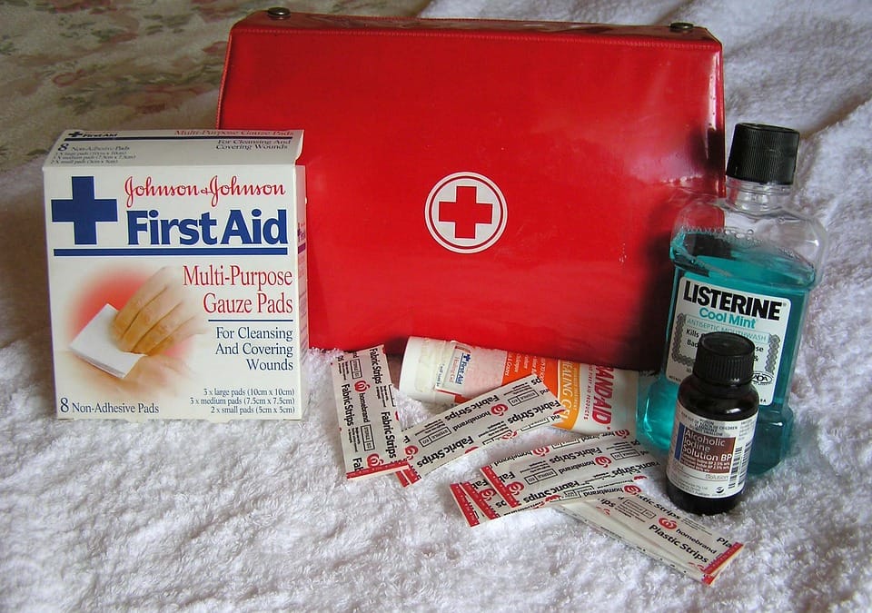 first-aid-2553789_960_720